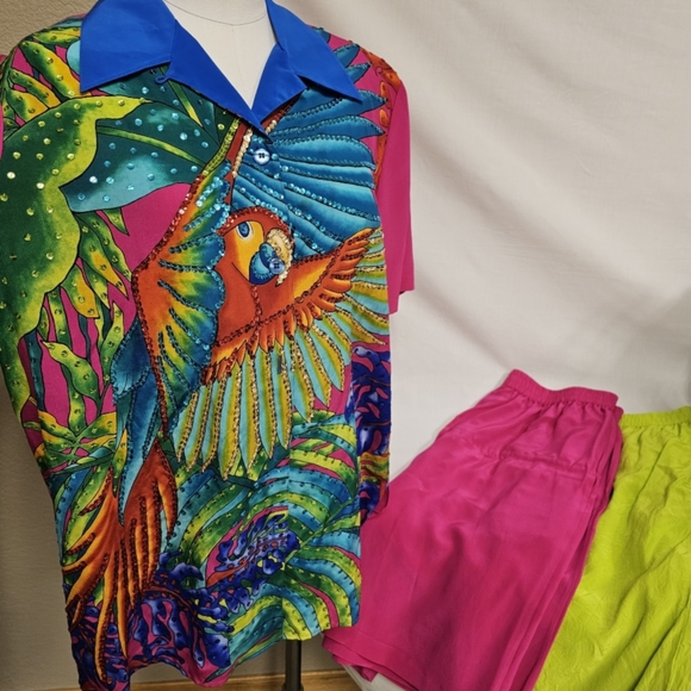 Diane Gilman Matching Parrot & 2 Shorts Silk Set